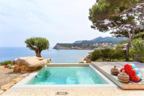 Front Line Sea Villa In Mallorca Up to 6 Guests